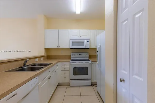 $2,000 | 1490 Northeast 33rd Road, Unit 10118, Homestead, FL 33033