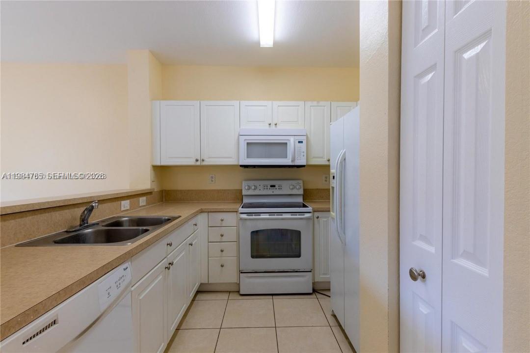 1490 Northeast 33rd Road, Unit 10118 Homestead, FL 33033 - Photo 3 of 8
