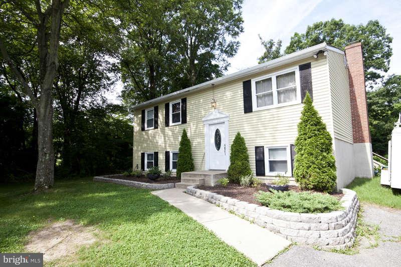 7758 Telegraph Road Severn, MD 21144 - Photo 29 of 29 a view of a house with backyard and sitting area