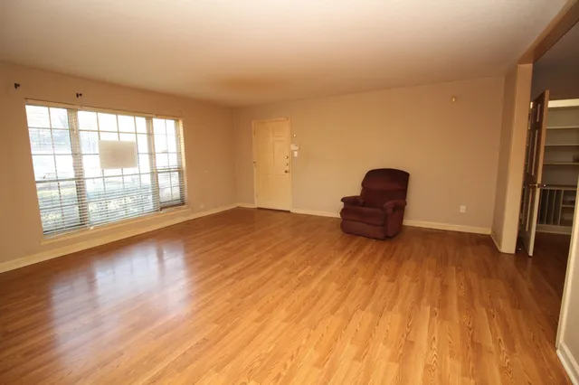 $199,900 | 273 West Central Park Street, Unit 1, Memphis, TN 38111