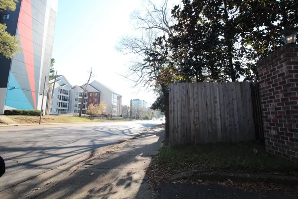 $179,900 | 273 West Central Park Street, Unit 1, Memphis, TN 38111