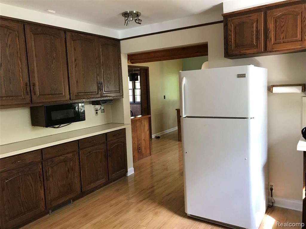 27820 Rackham Drive Lathrup Village, MI 48076 - Photo 10 of 31