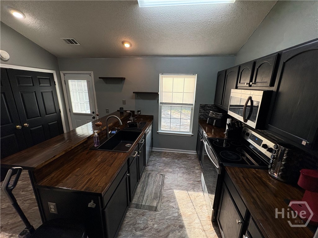 487 Shadowbrook Circle Springfield, GA 31329 - Photo 9 of 25