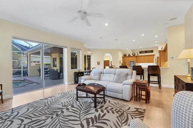 $895,000 | 6923 Cumberland Terrace, University Park, FL 34201