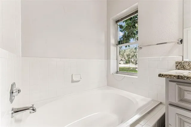 $2,600 | 7206 Ridgeport Drive, Tampa, FL 33647