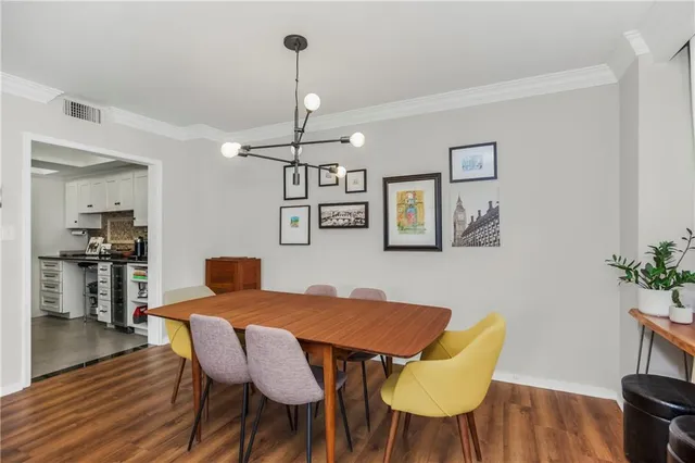 $285,000 | 4740 Roanoke Parkway, Unit 201, Kansas City, MO 64112