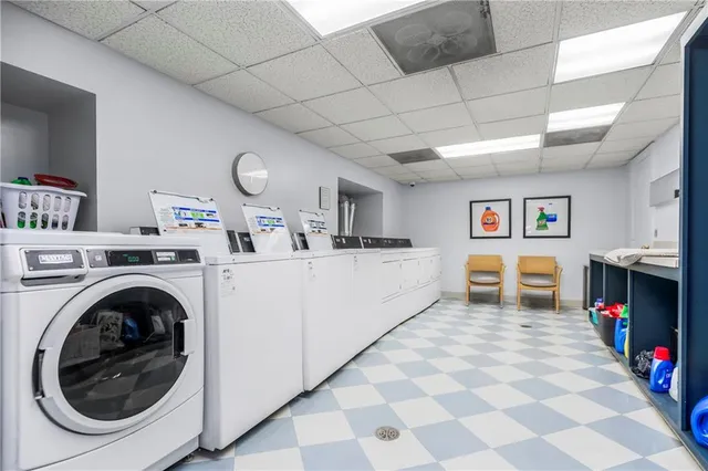 $285,000 | 4740 Roanoke Parkway, Unit 201, Kansas City, MO 64112