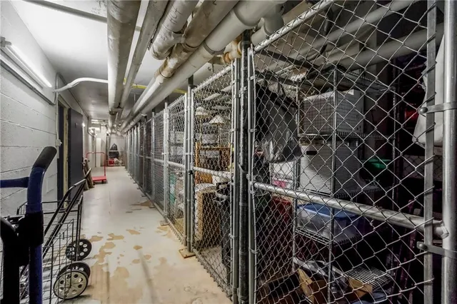 $285,000 | 4740 Roanoke Parkway, Unit 201, Kansas City, MO 64112