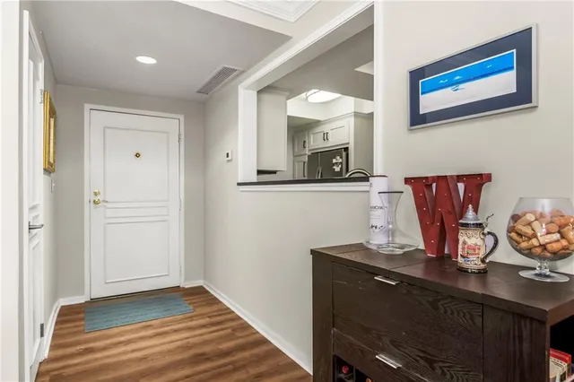 $285,000 | 4740 Roanoke Parkway, Unit 201, Kansas City, MO 64112