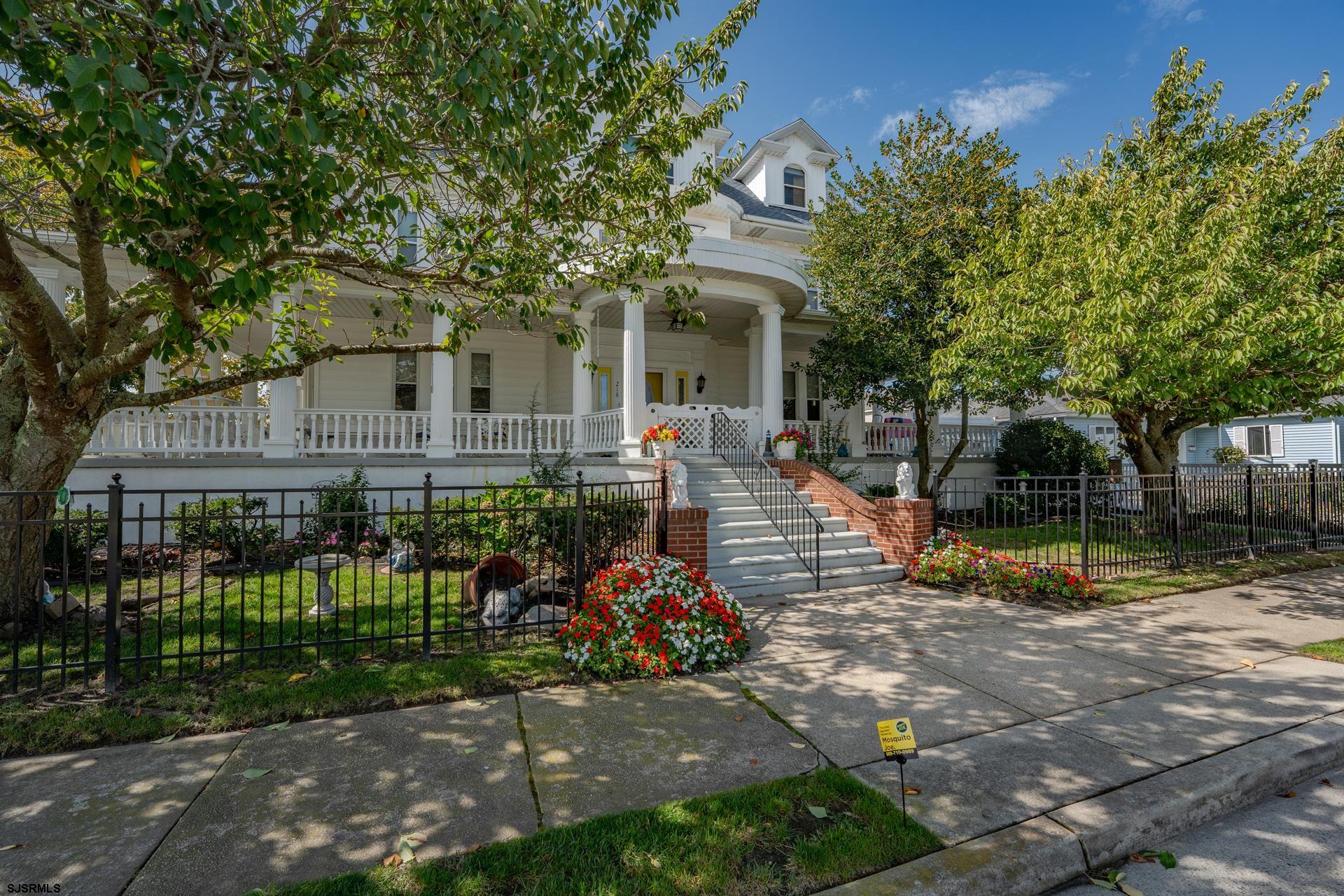 216 East Fern Road Wildwood Crest, NJ 08260 - Photo 4 of 93 a view of a house with backyard and sitting area