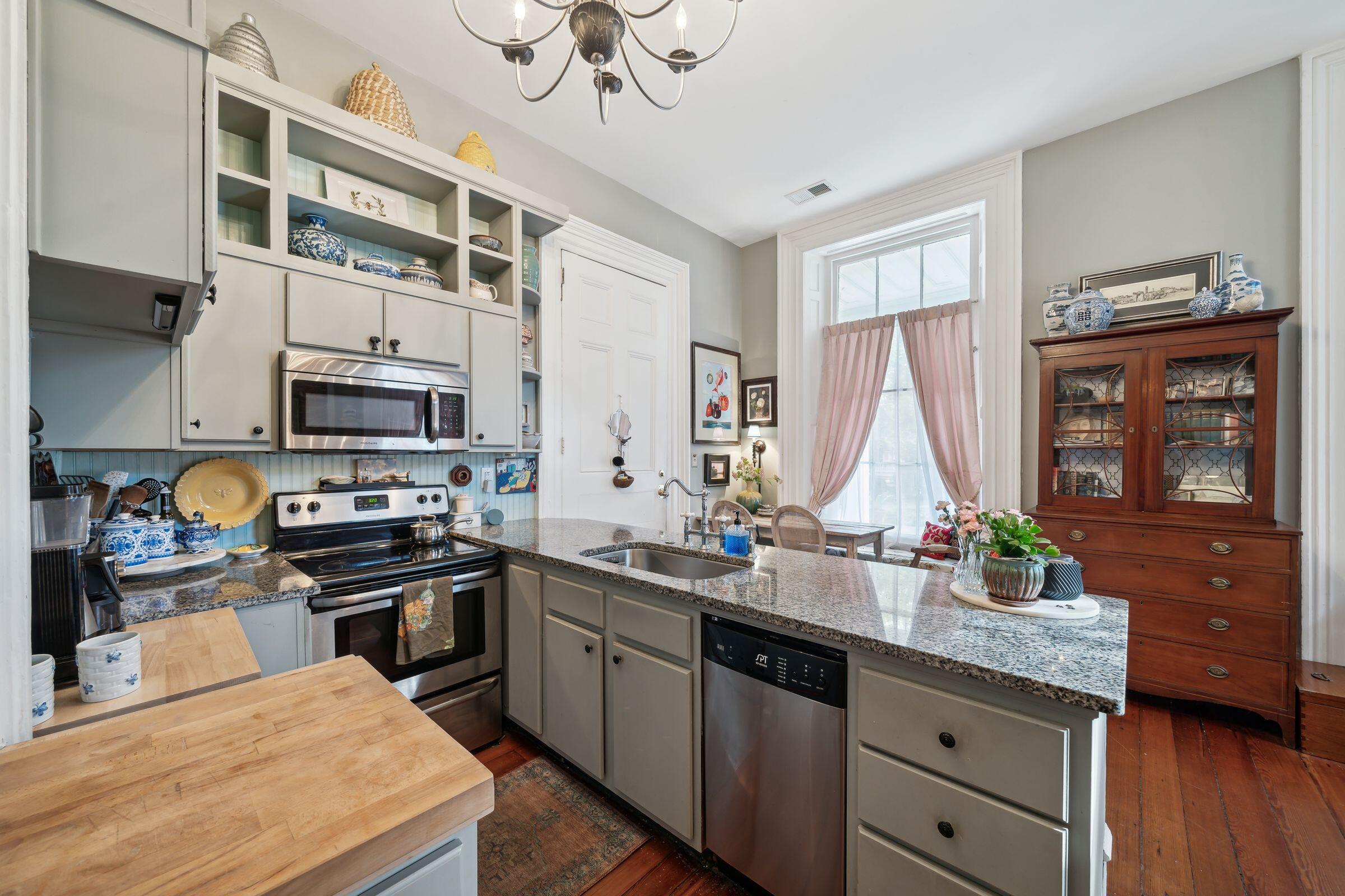 12 Bee Street, Unit A Charleston, SC 29403 - Photo 21 of 49 12BeeSt-KeenEyeMarketing-023