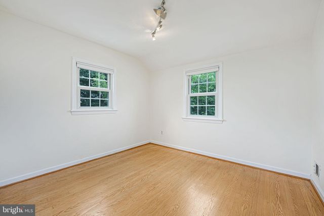 $940,000 | 1016 North Quantico Street, Arlington, VA 22205