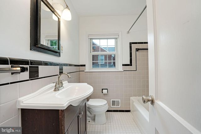 $940,000 | 1016 North Quantico Street, Arlington, VA 22205