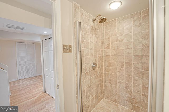 $940,000 | 1016 North Quantico Street, Arlington, VA 22205