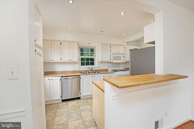 $940,000 | 1016 North Quantico Street, Arlington, VA 22205