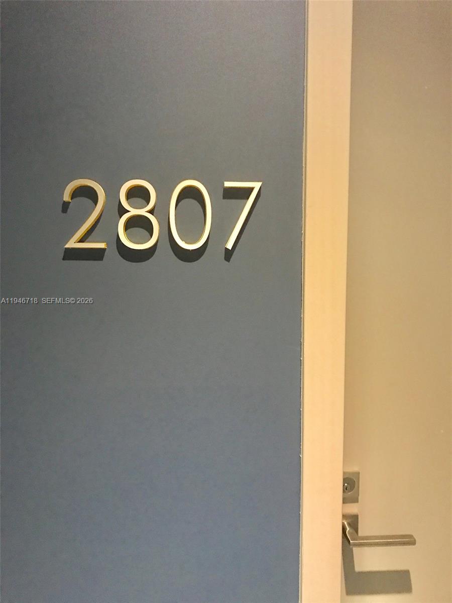 55 Southwest 9th Street, Unit 2807 Miami, FL 33130 - Photo 4 of 20 a view of entryway