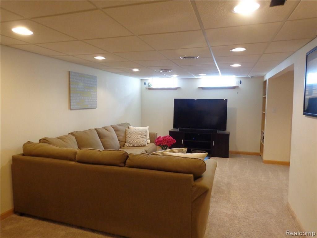3083 Kenmore Road Berkley, MI 48072 - Photo 19 of 25