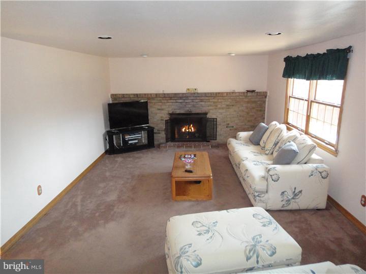 26 Ranoldo Terrace Cherry Hill, NJ 08034 - Photo 11 of 25 Family Room