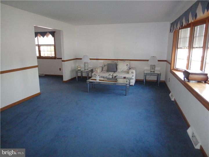 26 Ranoldo Terrace Cherry Hill, NJ 08034 - Photo 4 of 25 Living Room