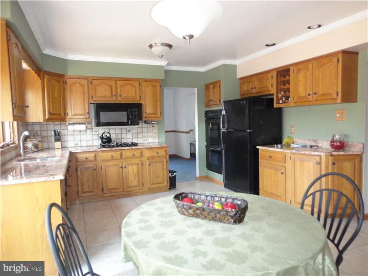 26 Ranoldo Terrace Cherry Hill, NJ 08034 - Photo 6 of 25 Kitchen