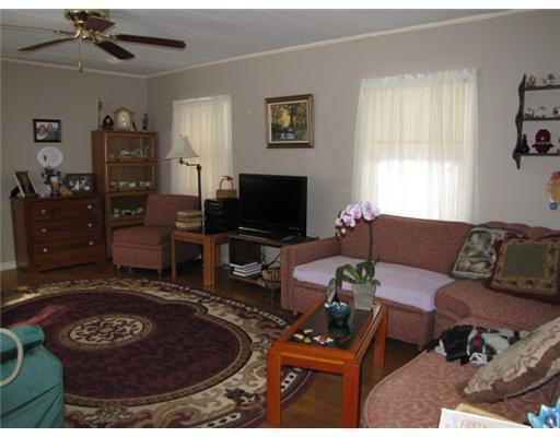 25 Church Hill Road Augusta, ME 04330 - Photo 5 of 13 Living Room.