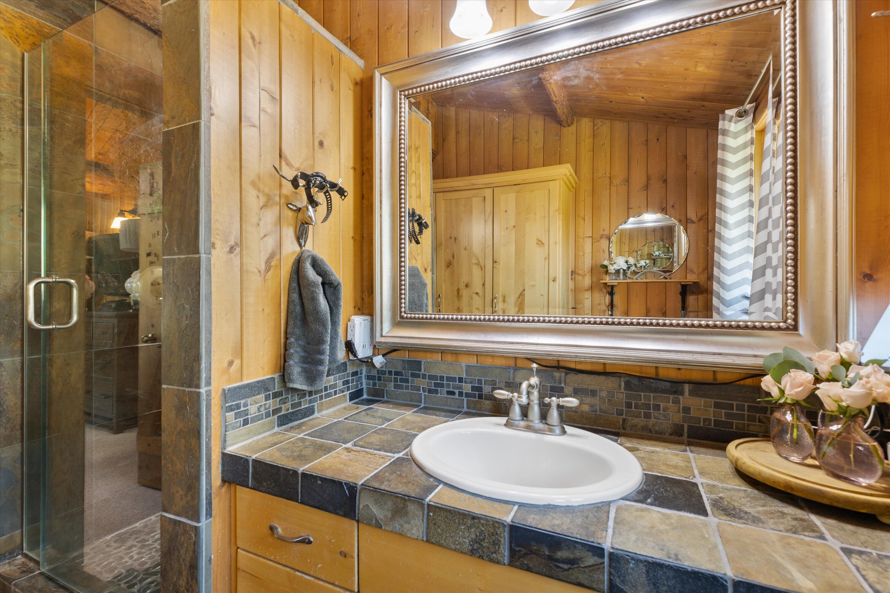 63430 Hamehook Road Bend, OR 97701 - Photo 28 of 54 28-220725_JILLROSELL2784