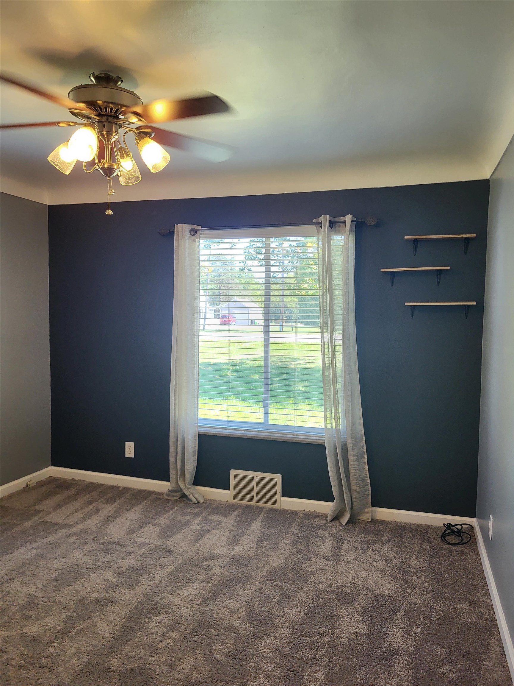 2411 Covert Road Burton, MI 48509 - Photo 9 of 40 50154154-117f8383-df92-4acb-a038-a2c150419ea8.JPG