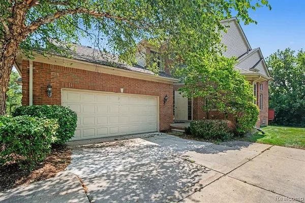 $499,000 | 1028 Maya Court, Troy, MI 48085