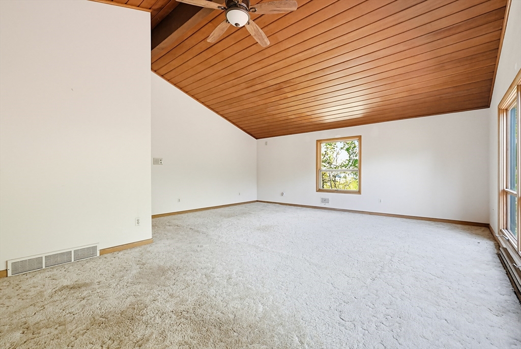 21 Daggett Road Attleboro, MA 02703 - Photo 4 of 39