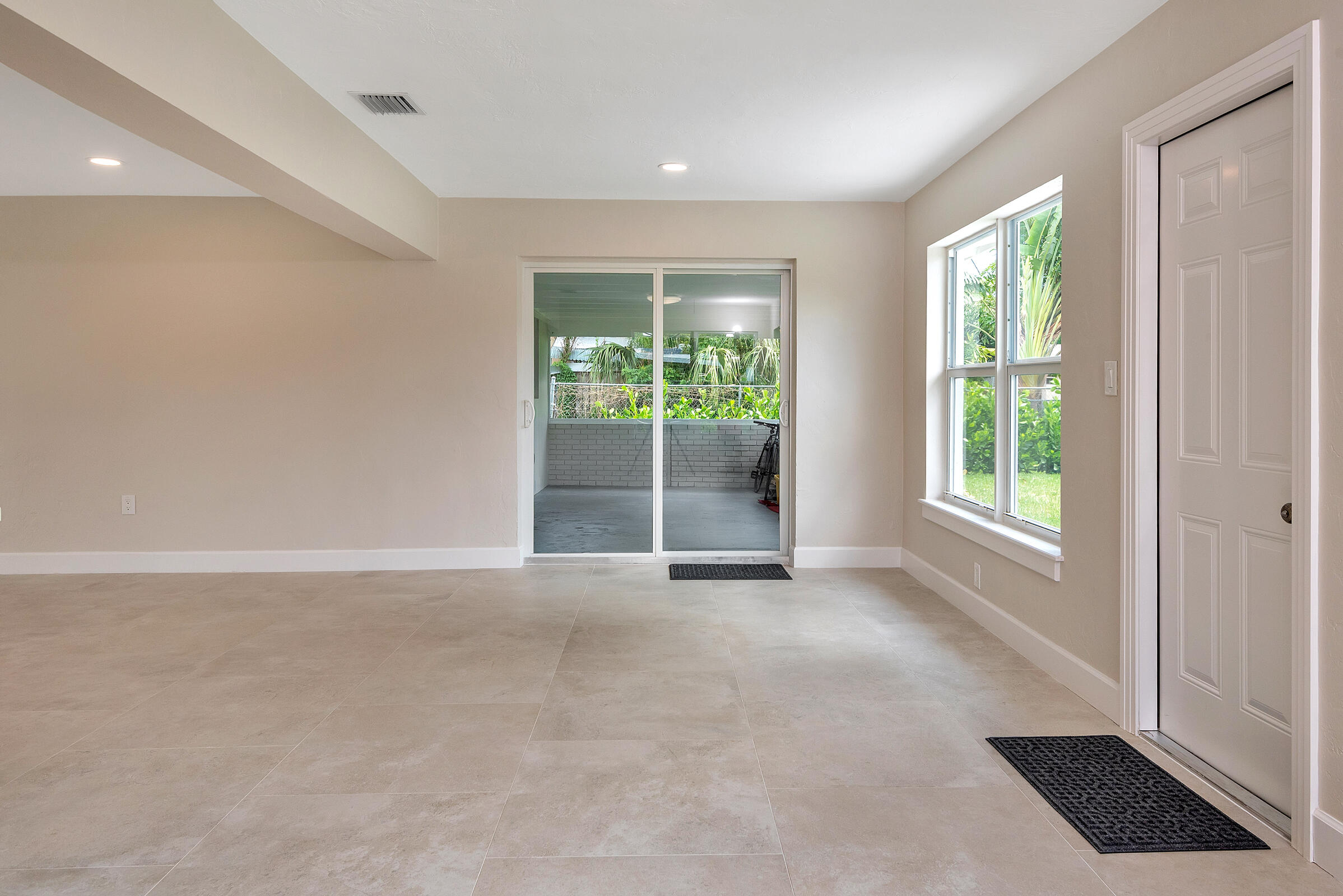 2001 Collier Avenue Lake Worth, FL 33461 - Photo 15 of 47 2001 - 025