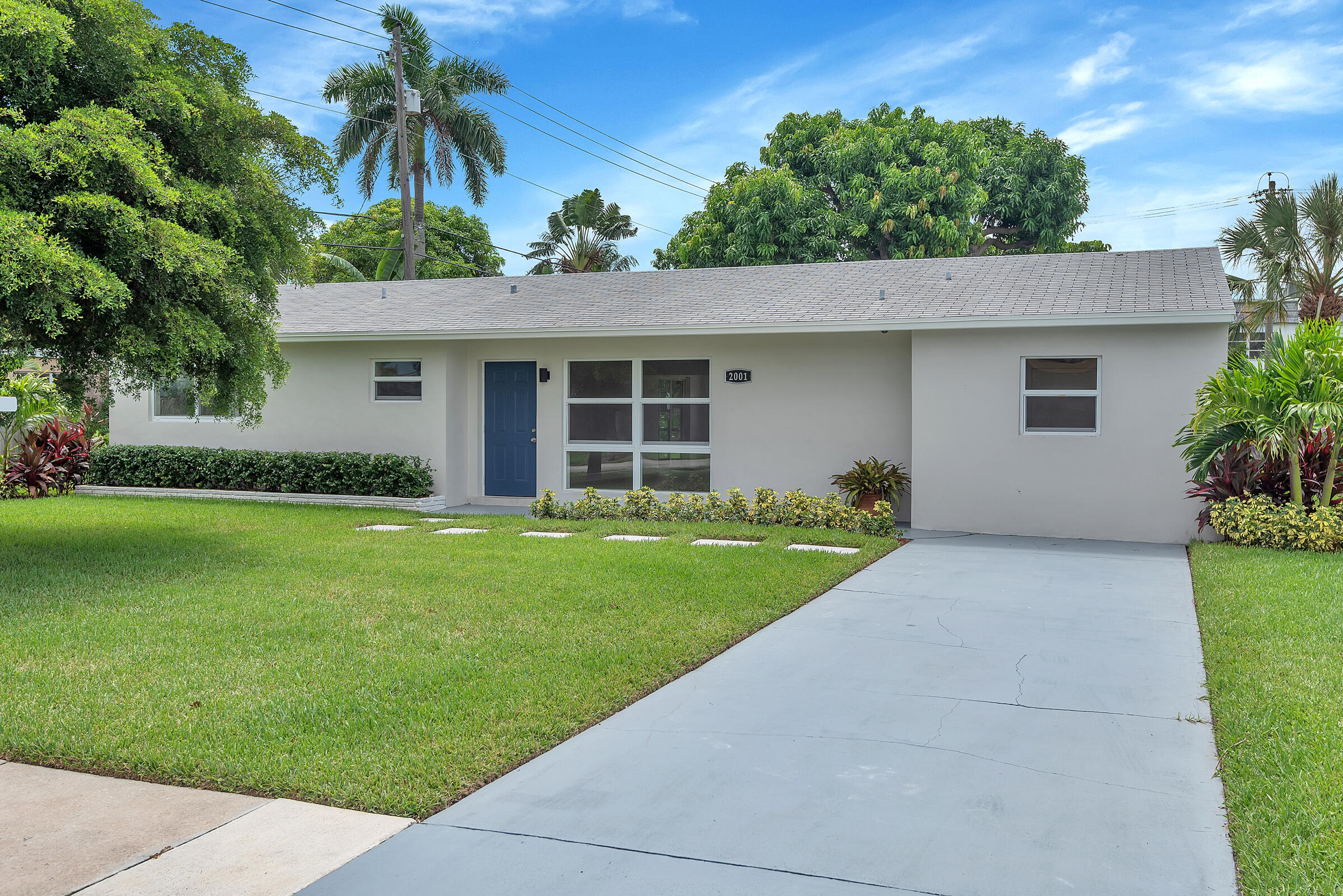 2001 Collier Avenue Lake Worth, FL 33461 - Photo 2 of 47 2001 - 012