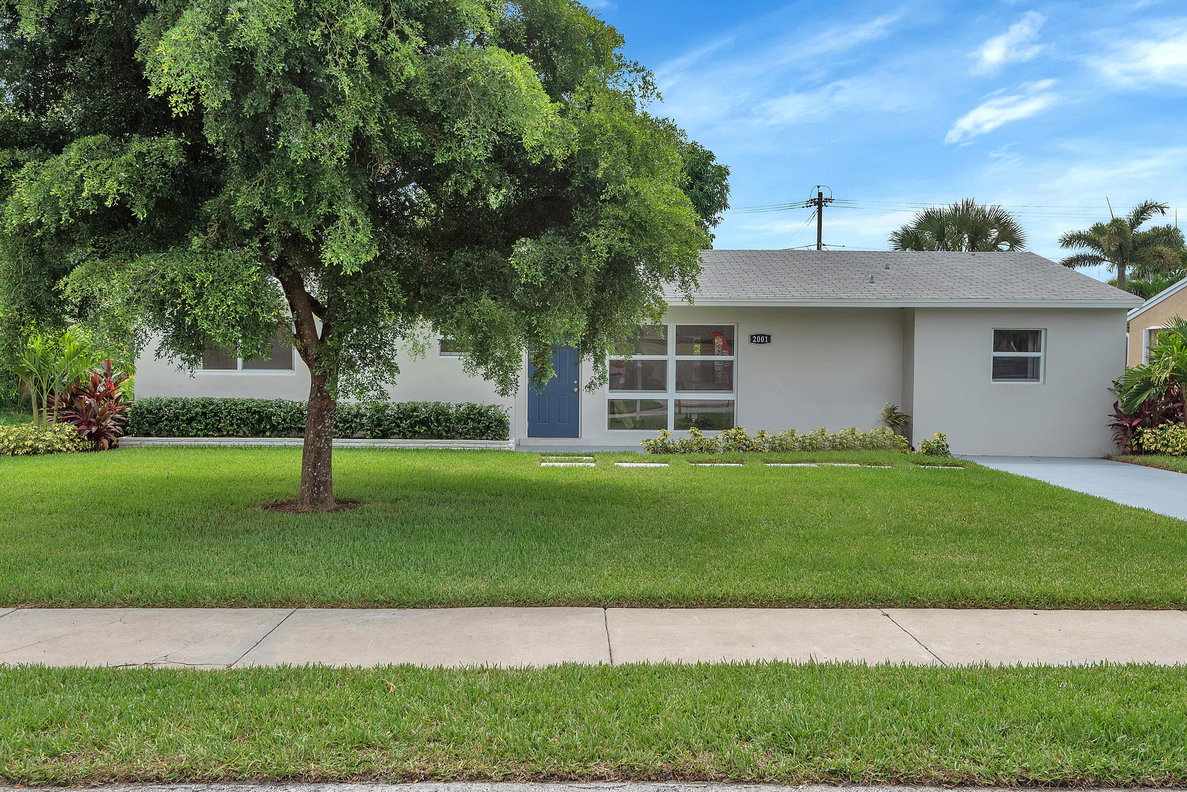 2001 Collier Avenue Lake Worth, FL 33461 - Photo 3 of 47 2001 - 013