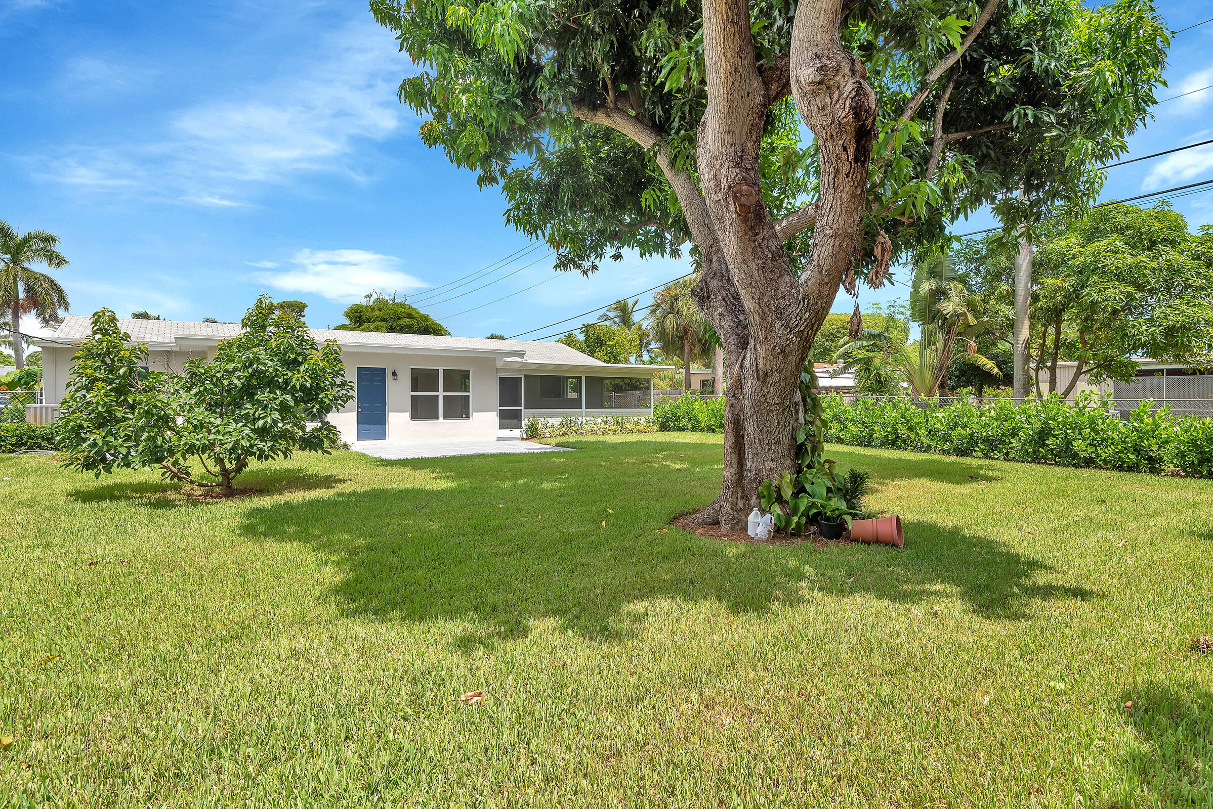 2001 Collier Avenue Lake Worth, FL 33461 - Photo 43 of 47 2001 - 053