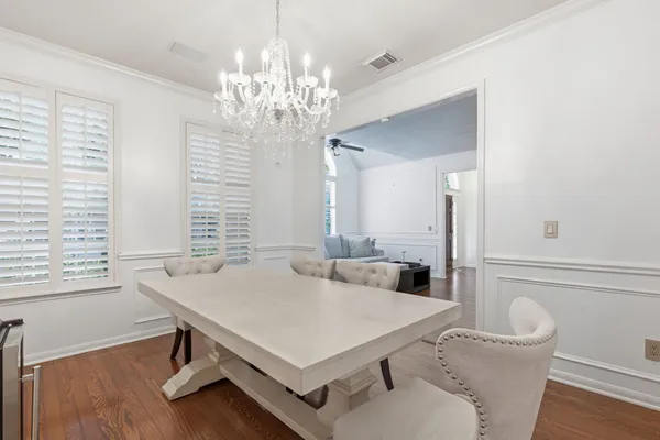 $699,000 | 26 East Sterling Pond Circle, The Woodlands, TX 77382