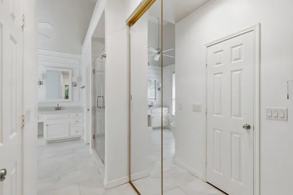 $699,000 | 26 East Sterling Pond Circle, The Woodlands, TX 77382