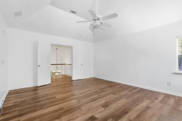 $699,000 | 26 East Sterling Pond Circle, The Woodlands, TX 77382