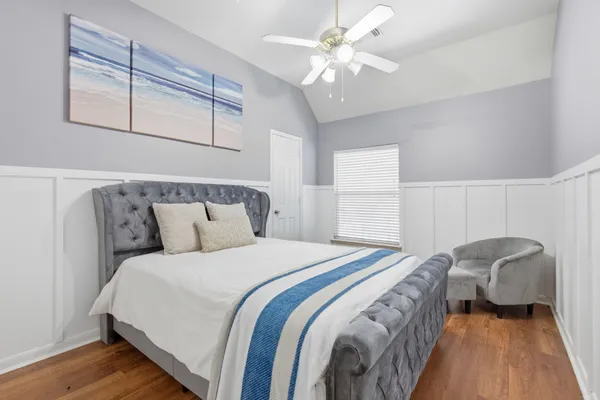 $699,000 | 26 East Sterling Pond Circle, The Woodlands, TX 77382