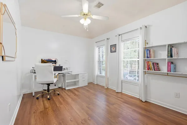 $699,000 | 26 East Sterling Pond Circle, The Woodlands, TX 77382