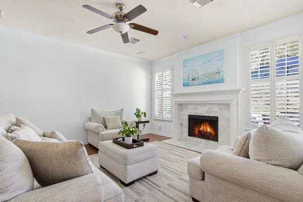 $699,000 | 26 East Sterling Pond Circle, The Woodlands, TX 77382