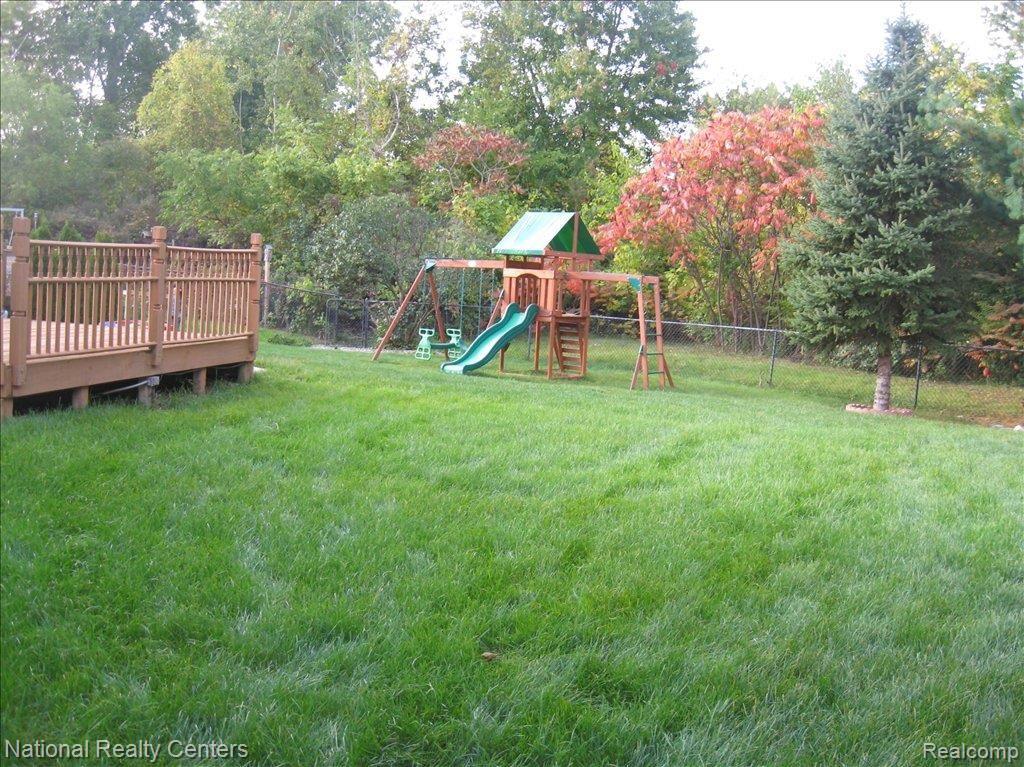 6548 Raintree Court Canton, MI 48187 - Photo 9 of 10 FENCED BACK YARD