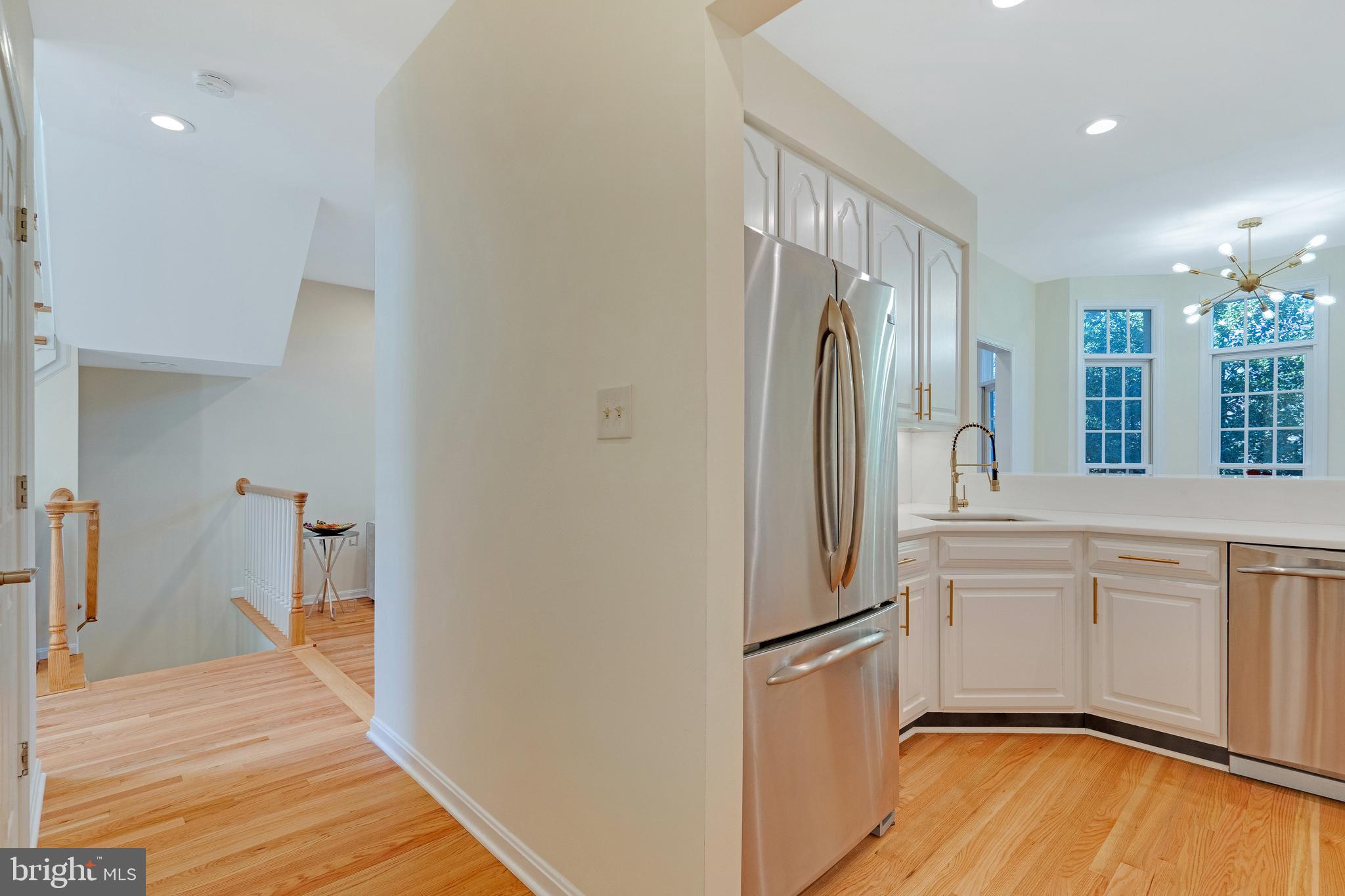11402 Hollow Timber Way Reston, VA 20194 - Photo 9 of 23 Great flow throughout this home!