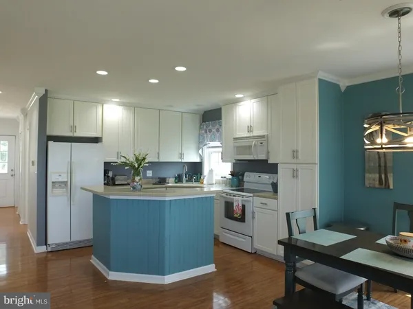 $389,999 | 2603 Hoopers Island Road, Fishing Creek, MD 21634