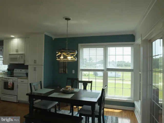 $389,999 | 2603 Hoopers Island Road, Fishing Creek, MD 21634