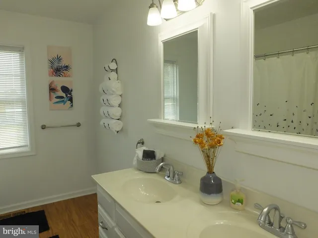 $389,999 | 2603 Hoopers Island Road, Fishing Creek, MD 21634