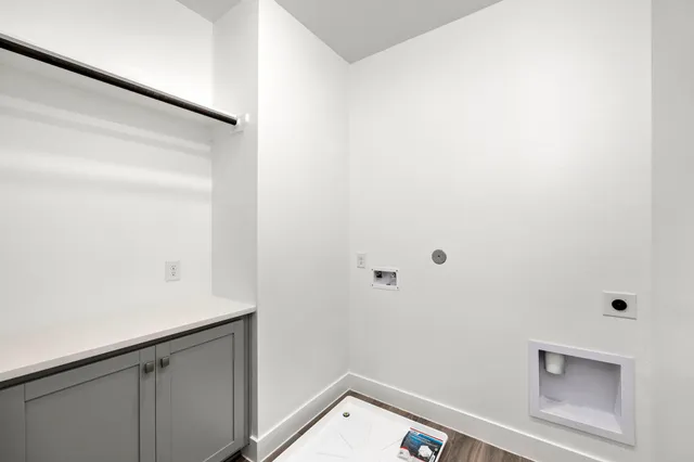 a view of utility room