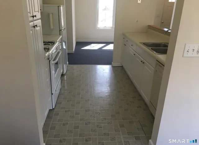 $1,800 | 70 Hubbard Road, Unit 23, Guilford, CT 06437