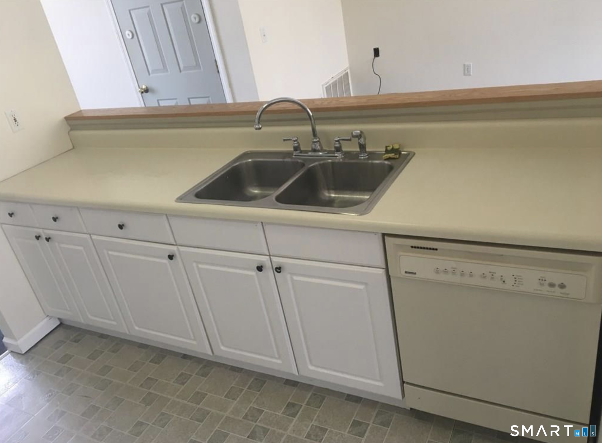 70 Hubbard Road, Unit 23 Guilford, CT 06437 - Photo 5 of 11