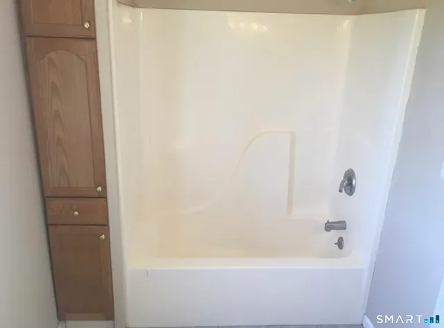 $1,800 | 70 Hubbard Road, Unit 23, Guilford, CT 06437