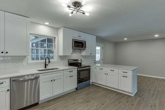 $349,000 | 5837 Meadow View Lane, Flowery Branch, GA 30542