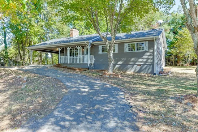 $349,000 | 5837 Meadow View Lane, Flowery Branch, GA 30542